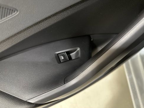 New 2026 Volkswagen Jetta SE FWD image 24