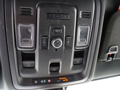 Used 2022 Chevrolet Tahoe Z71 w/ Off-Road Capability Package image 42