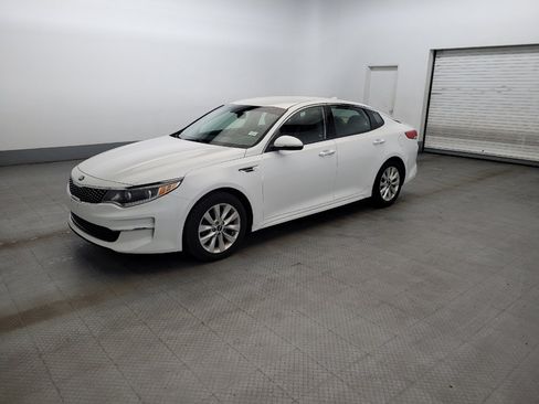 Used 2017 Kia Optima EX FWD image 2