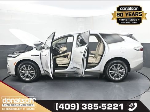 Used 2023 Buick Enclave Essence w/ Experience Buick Package FWD image 23