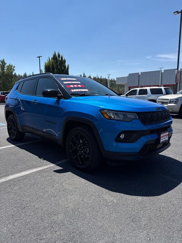 Used 2022 Jeep Compass Latitude AWD/4WD image 3
