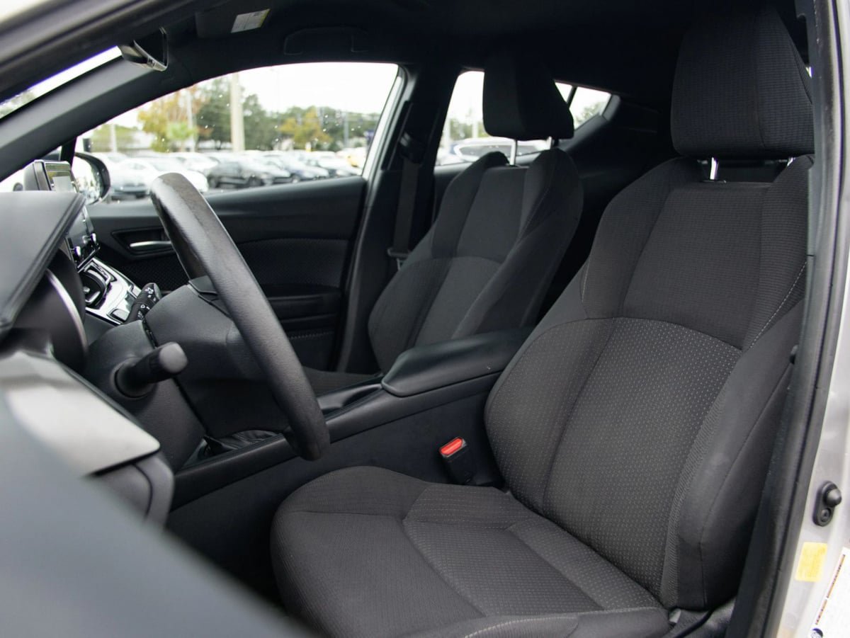 Used 2019 Toyota C-HR LE FWD image 14
