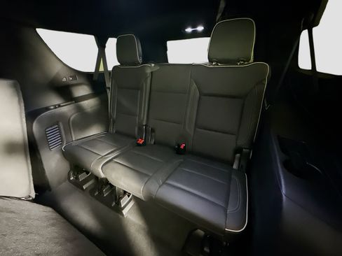 Used 2021 GMC Yukon XL SLT AWD/4WD image 41