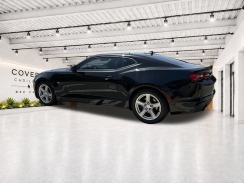 Used 2021 Chevrolet Camaro LT RWD image 7