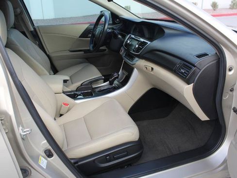 Used 2015 Honda Accord EX-L image 18