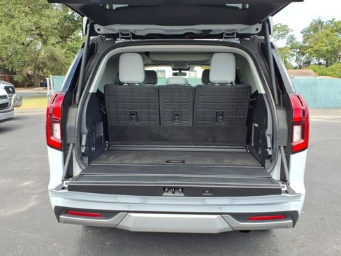 Used 2025 Ford Expedition Platinum w/ Platinum Ultimate Package AWD/4WD image 19