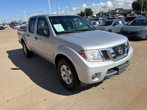 Used 2012 Nissan Frontier SV RWD image 7