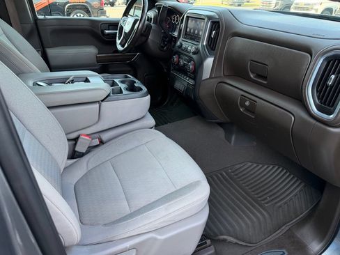 Used 2022 Chevrolet Silverado 1500 LT AWD/4WD image 16