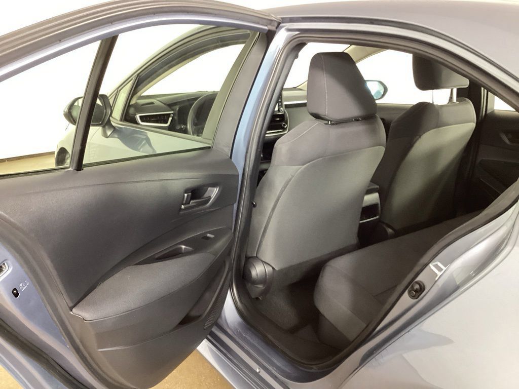 Used 2022 Toyota Corolla LE FWD image 26