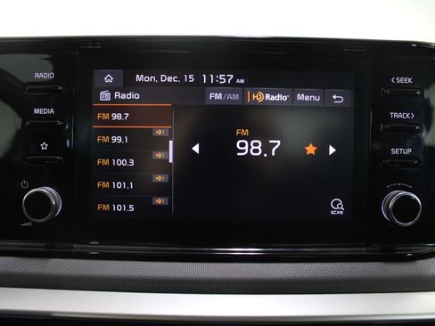 Used 2023 Kia K5 LXS image 39