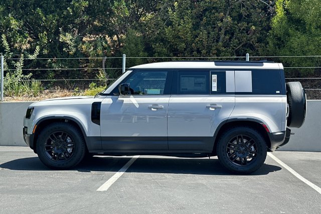 New 2026 Land Rover Defender 110 S AWD/4WD image 2
