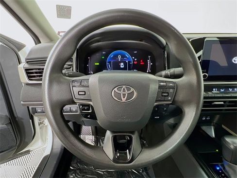 Used 2025 Toyota Camry LE image 12