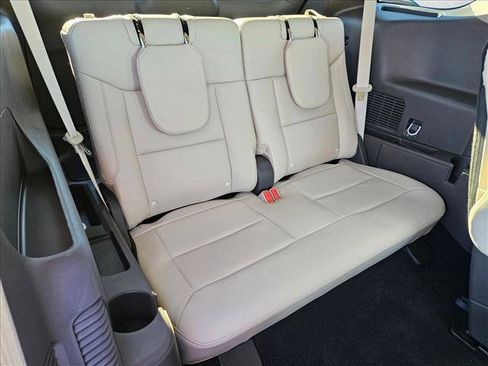 Used 2024 Ford Explorer Platinum w/ Technology Package image 21