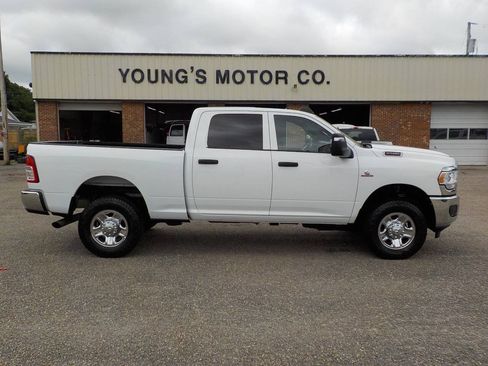 Used 2023 RAM 2500 Tradesman w/ Chrome Appearance Group AWD/4WD image 7