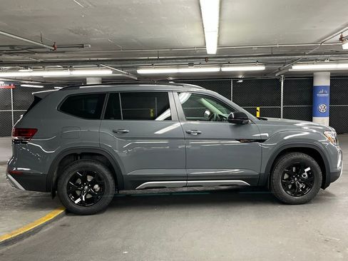 New 2026 Volkswagen Atlas Peak Edition image 41