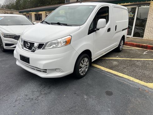 Used 2017 Nissan NV200 SV image 2