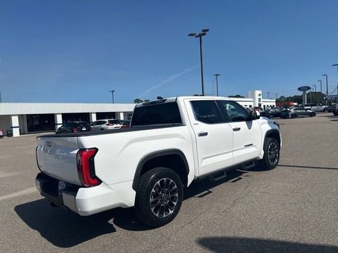 Used 2023 Toyota Tundra Limited AWD/4WD image 5