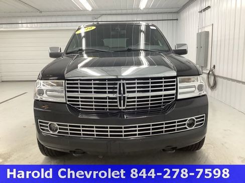 Used 2010 Lincoln Navigator L 4WD image 2