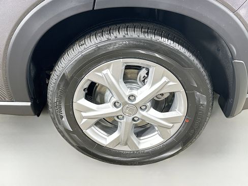 Certified 2025 Honda HR-V LX image 29