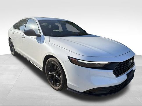 Used 2025 Honda Accord SE image 17