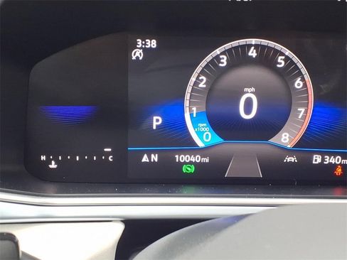 Certified 2025 Volkswagen Taos SE w/ Panoramic Sunroof Package image 27