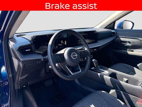 Used 2025 Nissan Kicks SV FWD image 9
