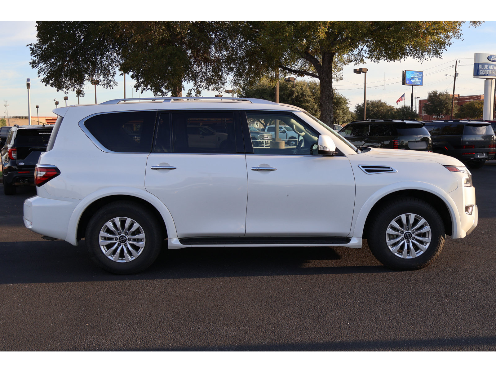 Used 2024 Nissan Armada SV AWD/4WD image 10