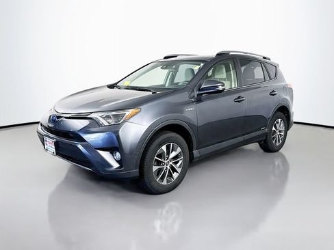 Used 2017 Toyota RAV4 XLE w/ All Weather Liner Package AWD/4WD image 2