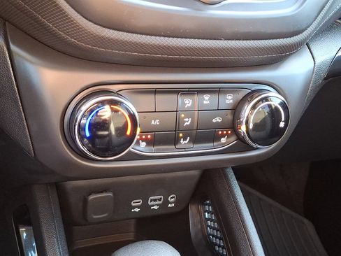 Certified 2022 Chevrolet TrailBlazer LT w/ Driver Confidence Package image 15