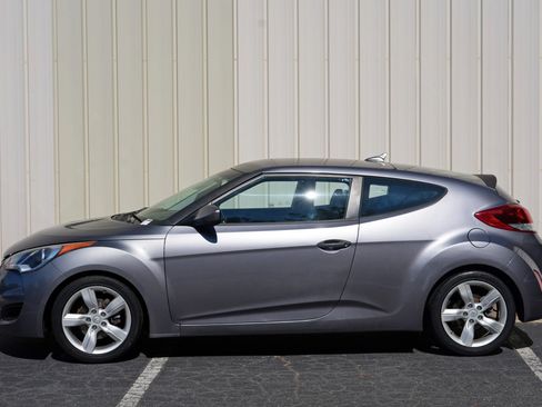 Used 2012 Hyundai Veloster FWD image 39