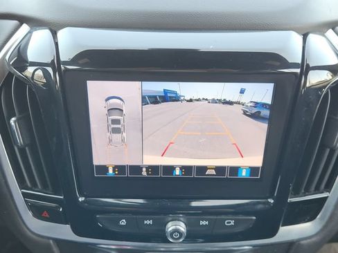 Used 2022 Chevrolet Traverse RS FWD image 19