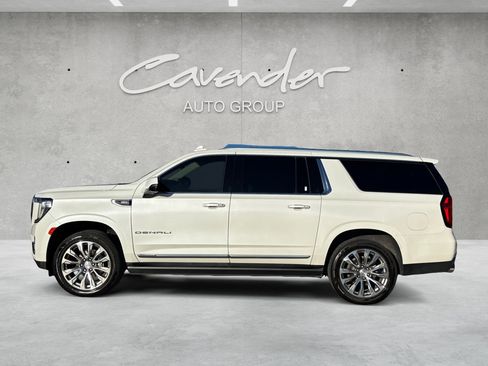 Used 2022 GMC Yukon XL Denali w/ Advanced Technology Package image 12