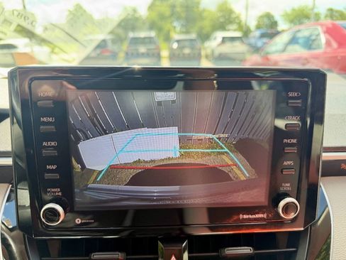 Used 2022 Toyota Corolla LE FWD image 37