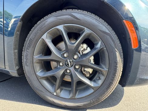 Used 2025 Chrysler Pacifica Limited FWD image 15