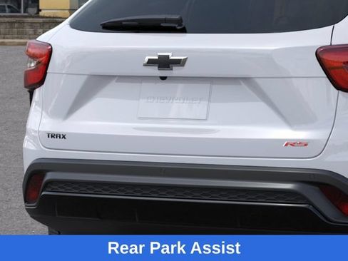 New 2026 Chevrolet Trax RS w/ Sunroof Package FWD image 15