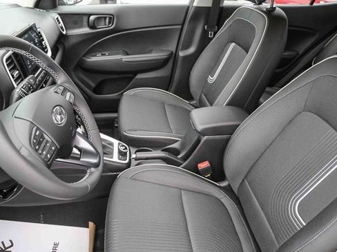 New 2026 Hyundai Venue SEL image 17