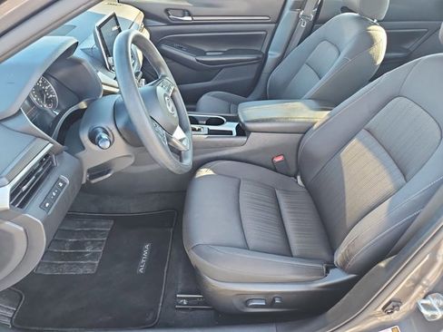 Used 2024 Nissan Altima 2.5 SV image 14