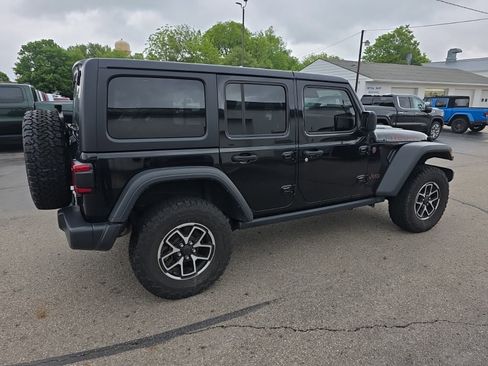 Used 2024 Jeep Wrangler Unlimited Rubicon w/ Dual Top Group AWD/4WD image 3