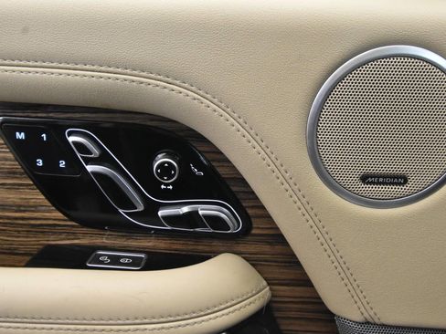 Used 2018 Land Rover Range Rover Long Wheelbase Supercharged image 34