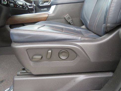 Certified 2024 Chevrolet Silverado 1500 High Country w/ Technology Package image 18