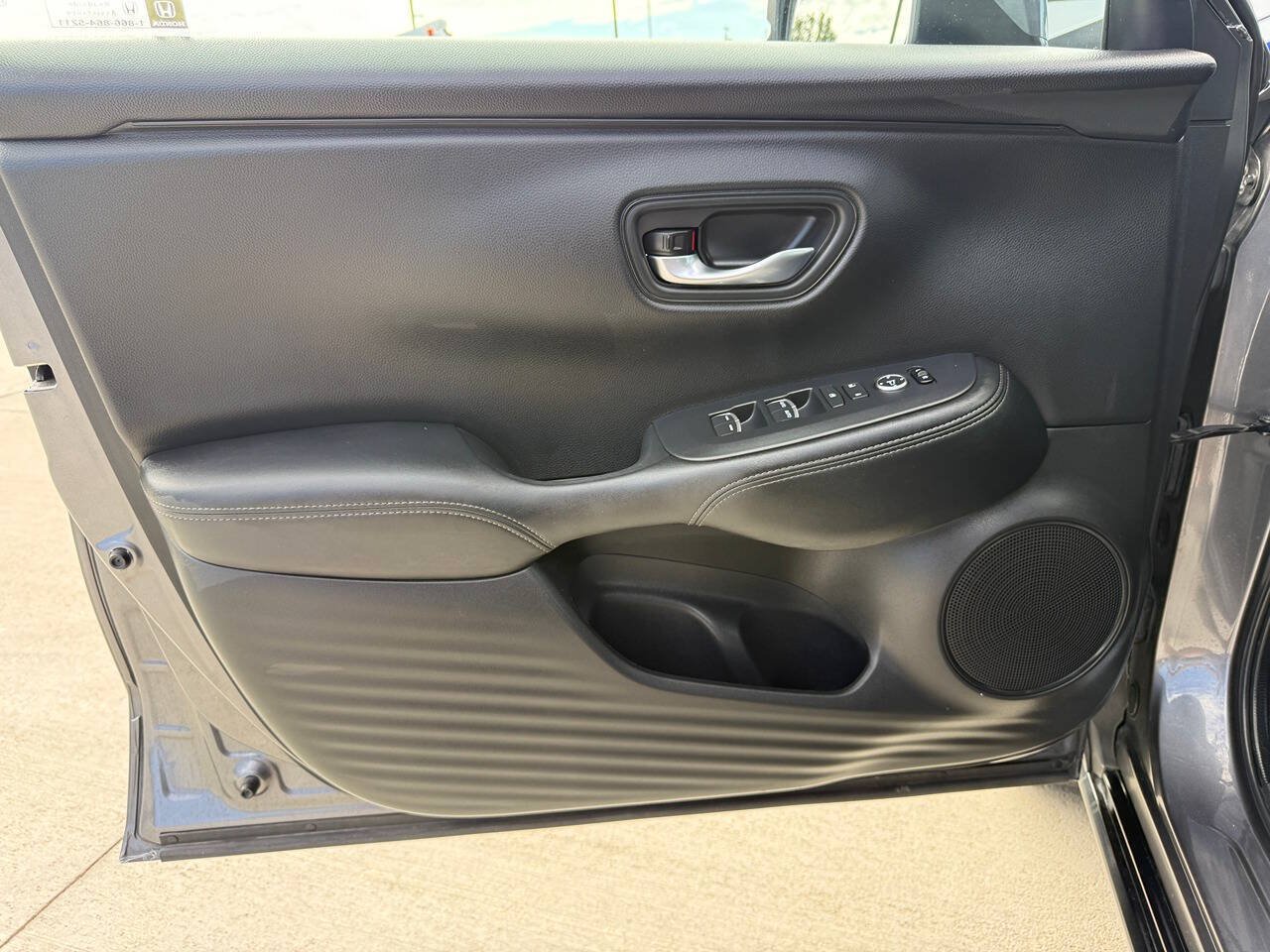 Used 2025 Honda HR-V EX-L image 28