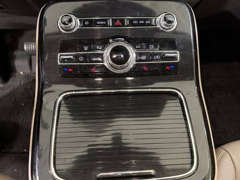 Used 2023 Lincoln Nautilus FWD w/ Premium Package image 17