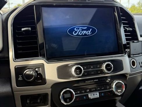 Used 2022 Ford F250 Lariat w/ Black Appearance Package image 22