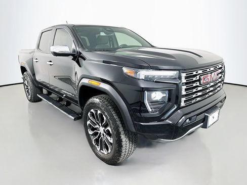Used 2025 GMC Canyon Denali AWD/4WD image 3