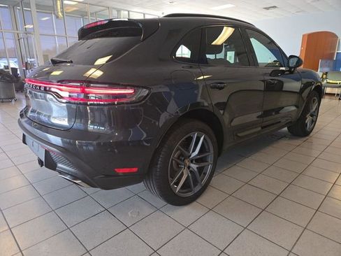 Used 2025 Porsche Macan image 8