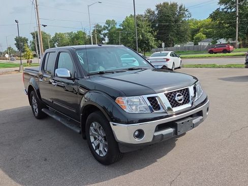 Used 2019 Nissan Frontier SL AWD/4WD image 4