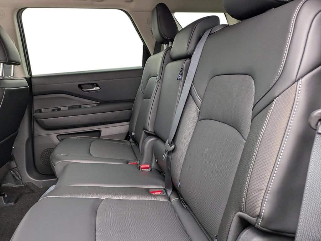 New 2026 Nissan Pathfinder SL FWD image 19