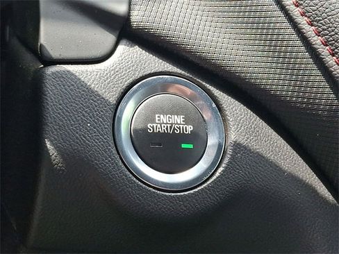 Certified 2022 Chevrolet Equinox RS w/ Infotainment Package image 16