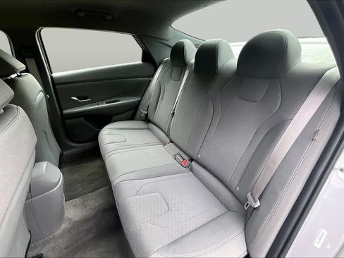 Used 2026 Hyundai Elantra SE FWD image 19