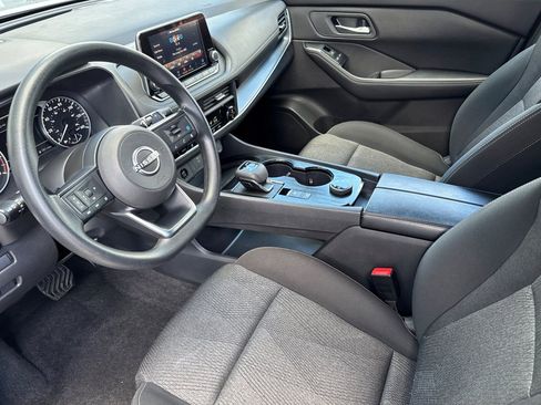 Used 2024 Nissan Rogue SV image 9